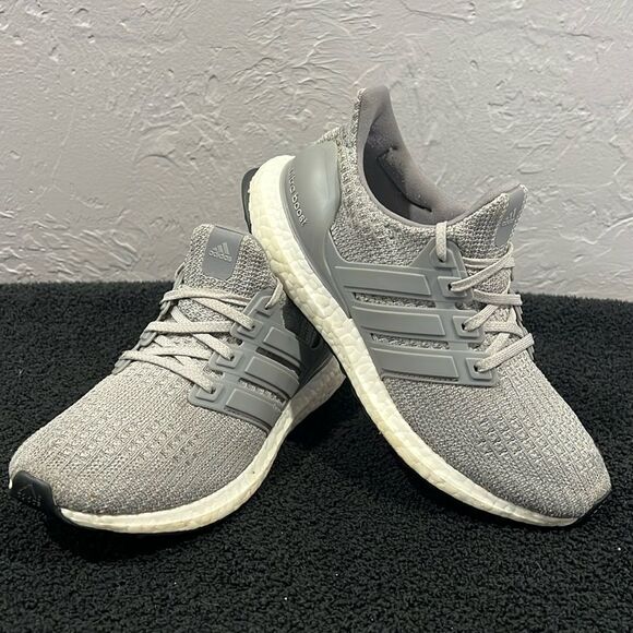 🔥🔥 ADIDAS Ultraboost 4.0 Grey Womens Running Shoes Sneakers Sz 7 - EUC - Picture 1 of 13